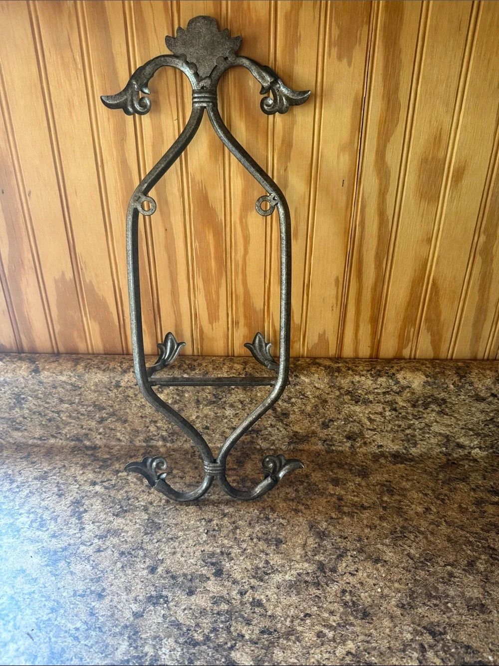 Pier 1 decorative cast